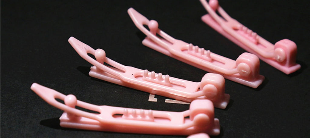 Pet hair clip set, pink hairpins with prong clips