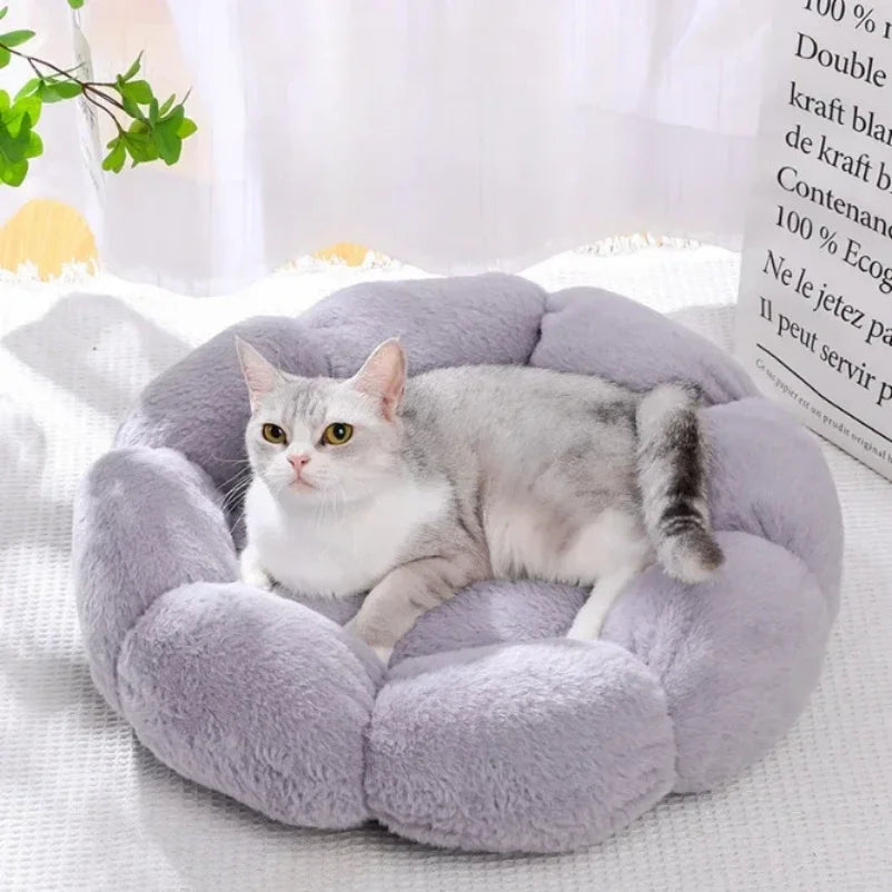 Flower-Shaped Dog Mat Bed for Indoor Outdoor Use