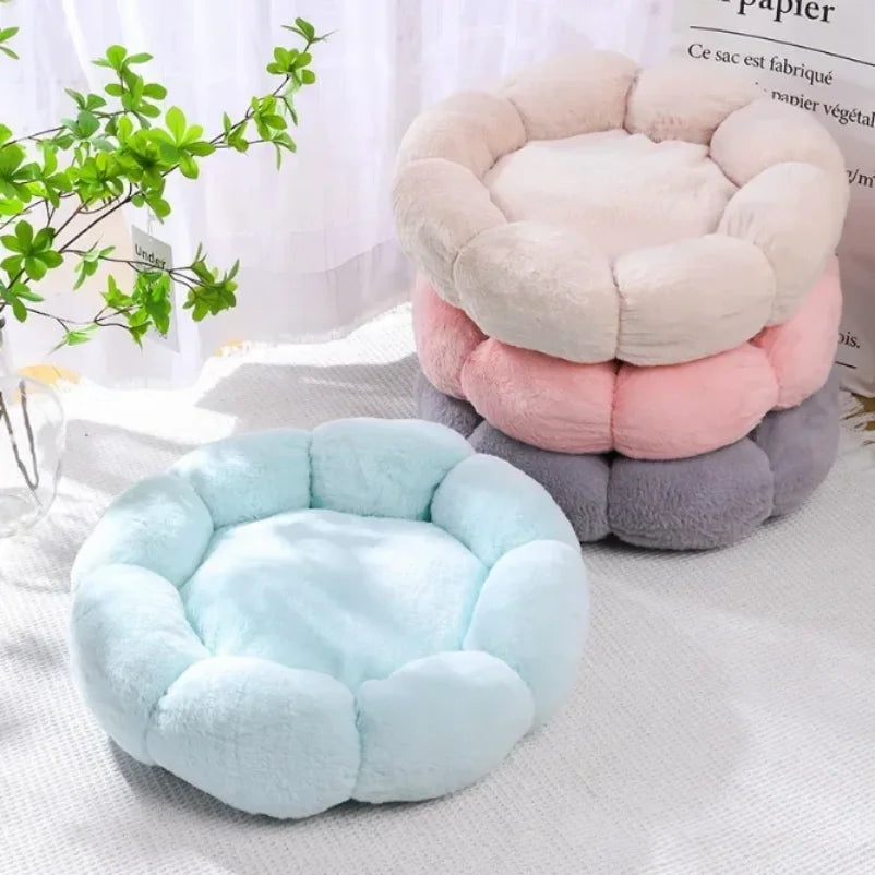Flower-Shaped Dog Mat Bed for Indoor Outdoor Use
