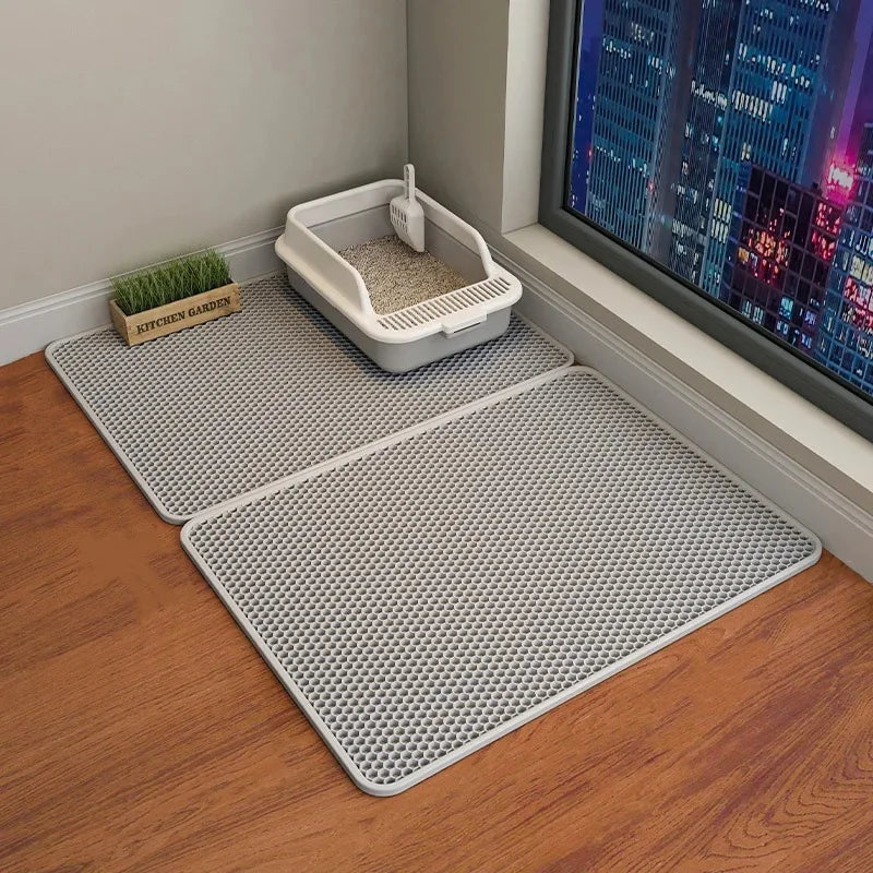 Urine-proof foldable litter mat with honeycomb texture, light gray surface