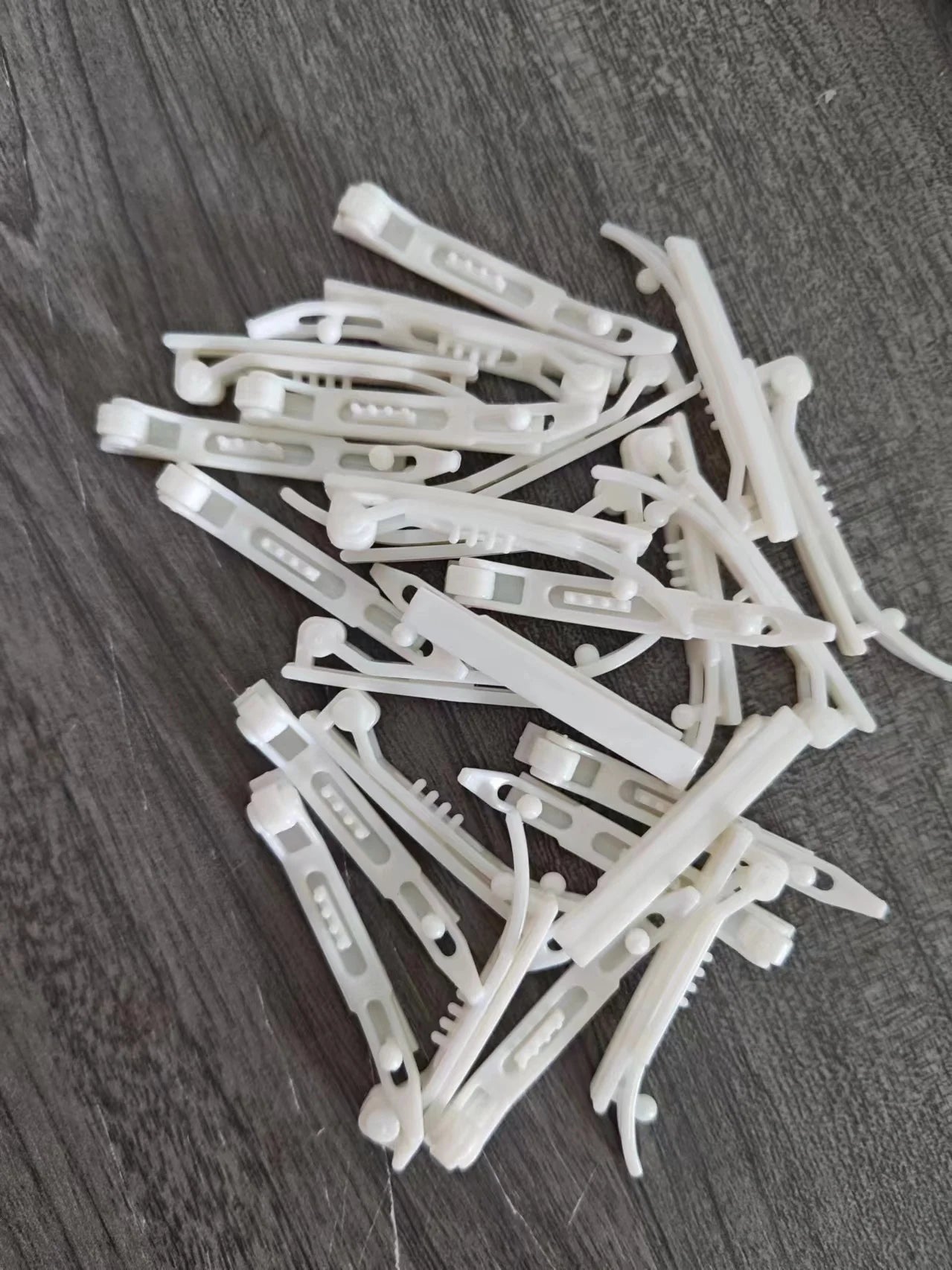Pet hair clips set, white plastic hairpins with prongs