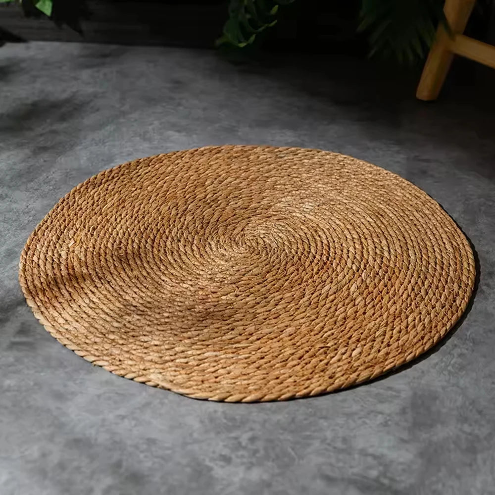 Natural rattan cat scratching mat, round woven surface with rope toy loop